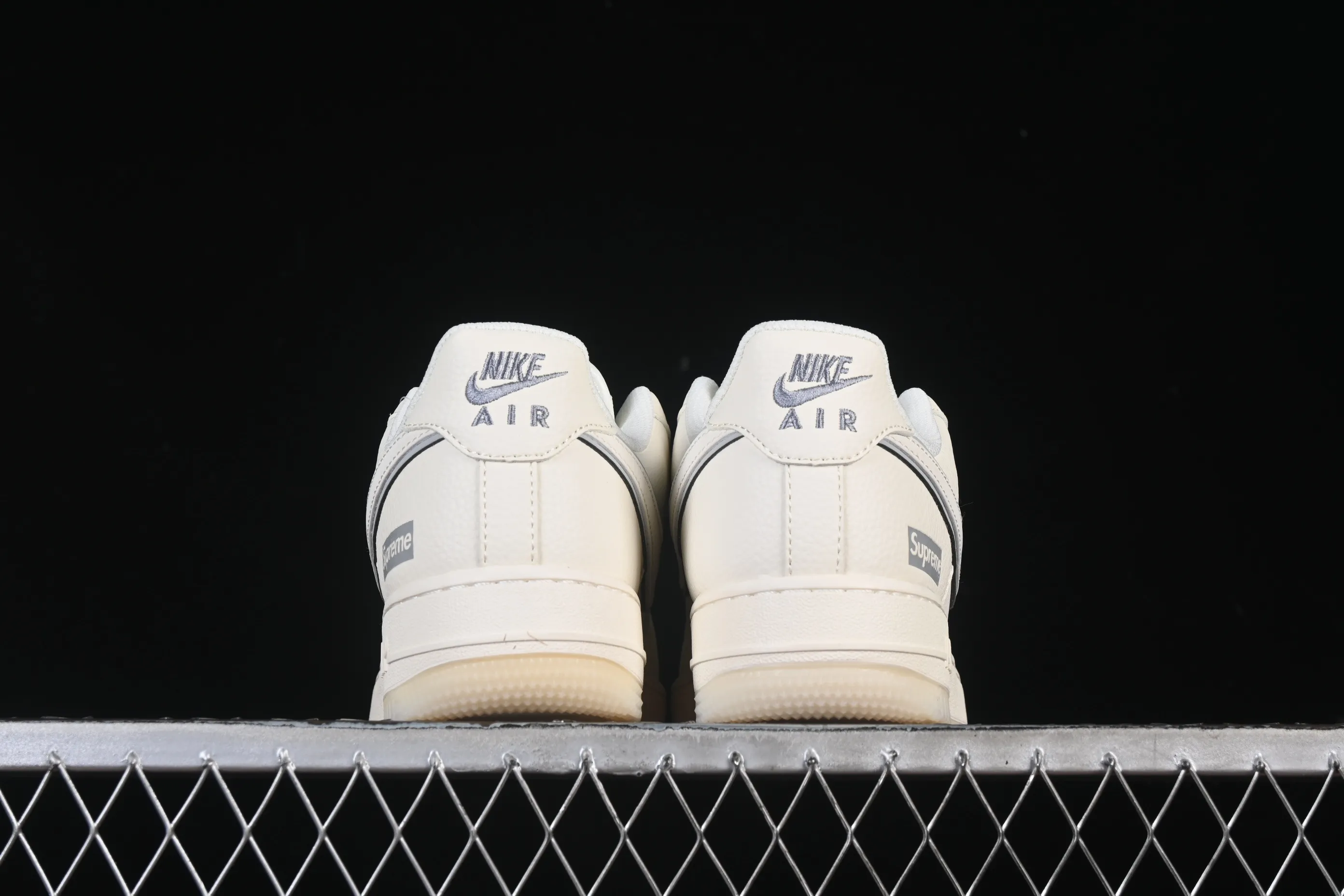All categories Nk Air Force 1 Air Force series Nk Air Force 1 Low Air Force low-top Nike Air Force 1'07 Low Supreme co-branded beige crystal bottom Air Force 1 low-top casual sneakers XX3168-193